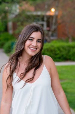 Üniversite mezunu Oregon kampüste