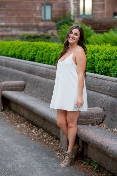 College grad auf dem campus in oregon — Stockfoto