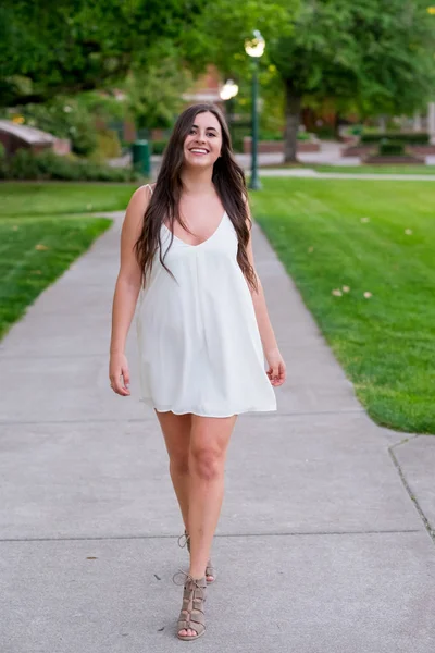 Üniversite mezunu Oregon kampüste