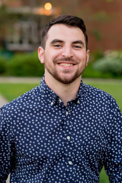 Üniversite mezunu Oregon kampüste