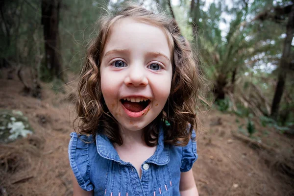Style de vie Portrait de fille de trois ans — Photo