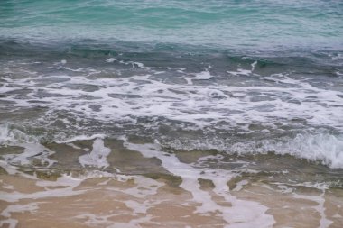 Sunrise güzel Hawaiin kumsalda