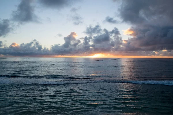 Beautiful Hawaiin Beach at Sunrise — Stock Photo, Image