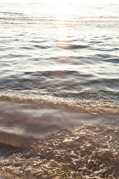 Bellissima spiaggia hawaiana all'alba — Foto Stock