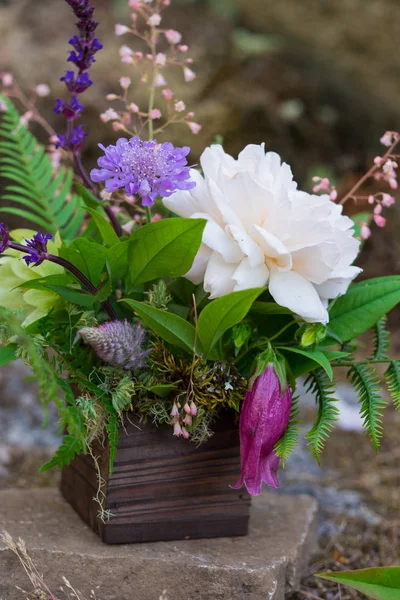 Foraggiato e Trovato Matrimonio Fiorista Bouquet — Foto Stock