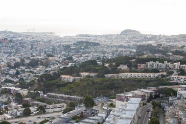 İkiz Tepeler sisli San Francisco Kaliforniya