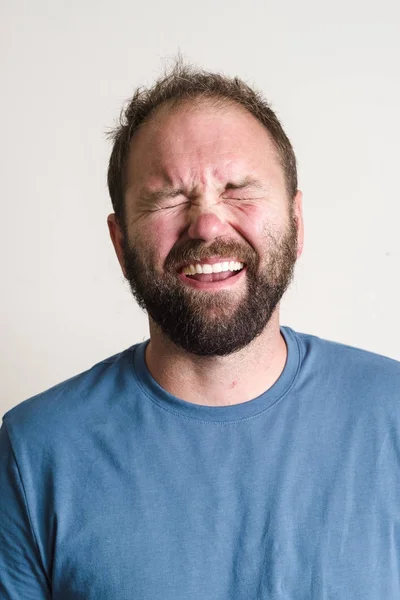 Homme barbu portrait headshot — Photo