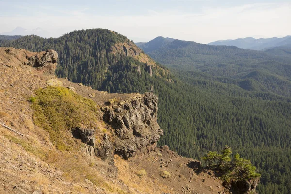 Caminata de montaña de hierro en Oregon — Foto de Stock