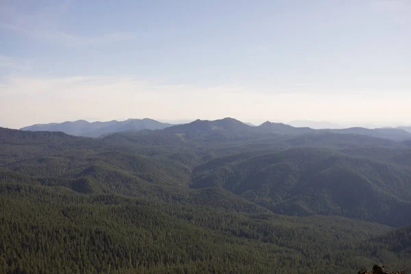 オレゴン州の鉄山ハイキング — ストック写真