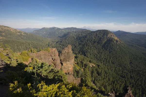 Caminata de montaña de hierro en Oregon — Foto de Stock