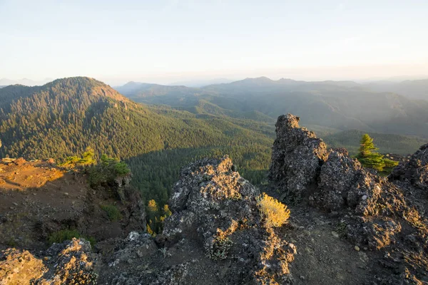 Caminata de montaña de hierro en Oregon — Foto de Stock