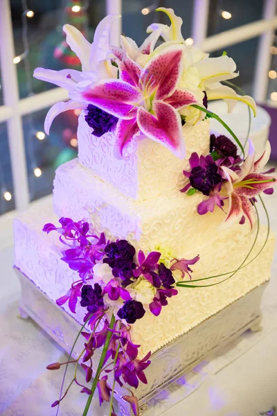 Весільний торт на рецепції — стокове фото
