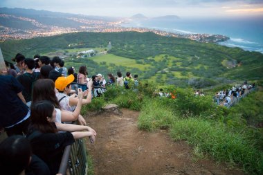 Kalabalık Zirvesi Diamond Head zammı