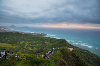 Diamond Head gündoğumu şafak