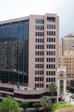 Bina kontrast yan yana