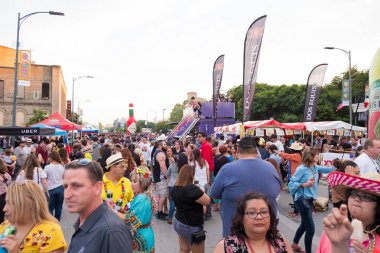 Fieesta San Antonio açılış gecesi kutlama