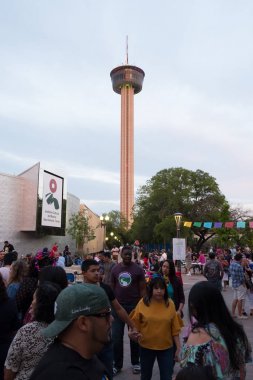 Fieesta San Antonio açılış gecesi kutlama