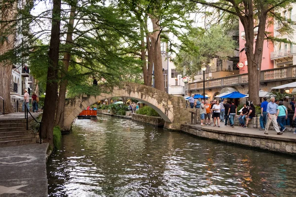 Wandeling van het historische San Antonio River — Stockfoto