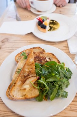 Fırın ızgara peynir sandviç