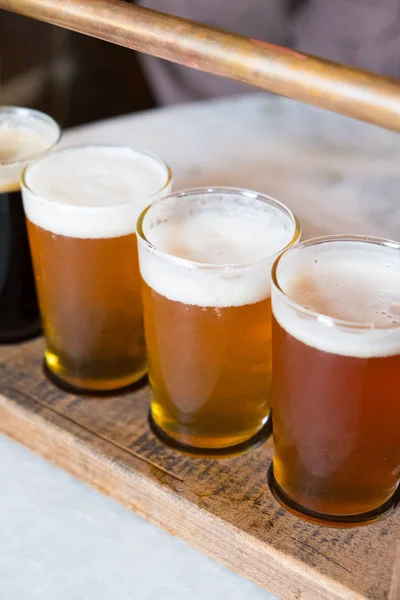 Craft Beer Sampler vier glazen — Stockfoto