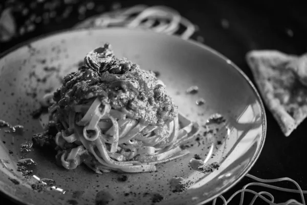 Italienische Bolognese Pasta Mit Frischen Zutaten Gewürzen — Stockfoto