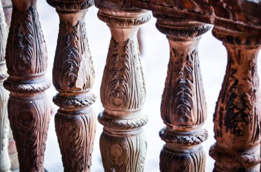 İspanyol şehirlerinin tarihi sokaklarında soyut duvar tasarımı 