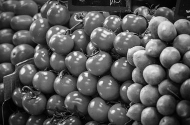 İspanyol pazarında taze meyveler kapanıyor.