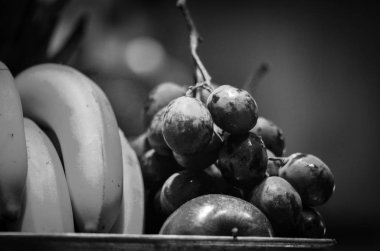 İspanyol pazarında taze meyveler kapanıyor.