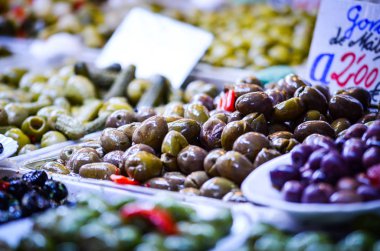İspanyol pazarında zeytin karışımı