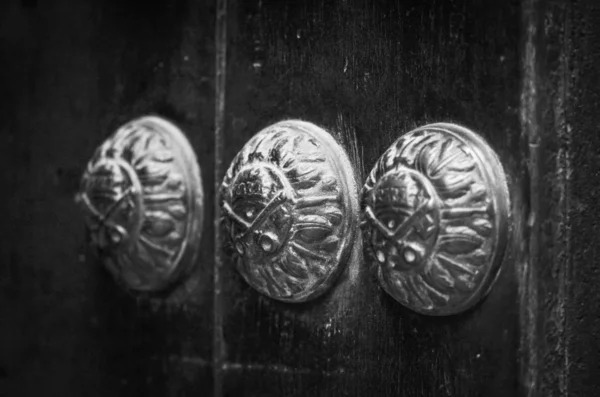 Old Doors Close View Knobs Design Elements Architecture Ancient Doors — Stok fotoğraf