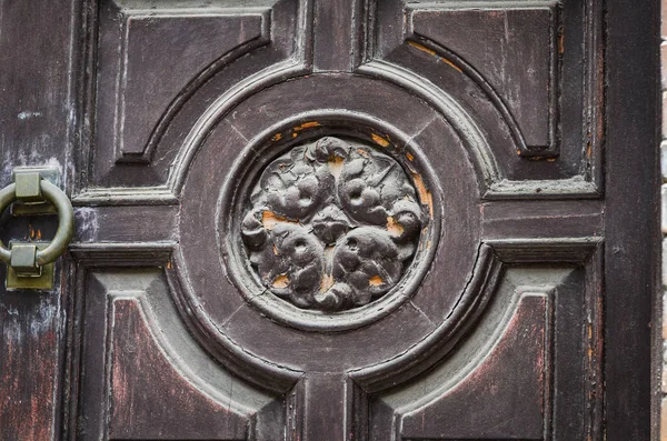 Old Doors Close View Knobs Design Elements Architecture Ancient Doors — Stock Photo, Image