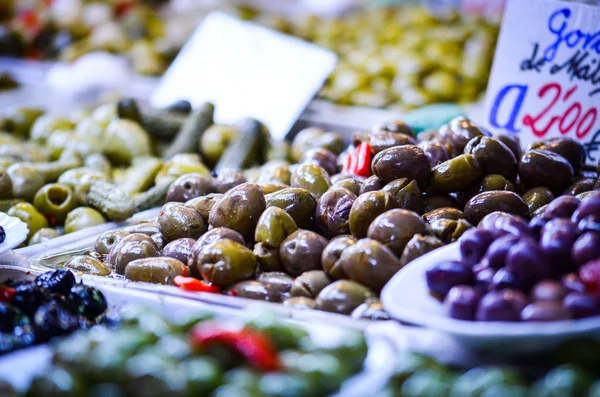 İspanyol pazarında zeytin karışımı