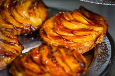 Lezzetli hamur işleri ve lezzetler karışımı