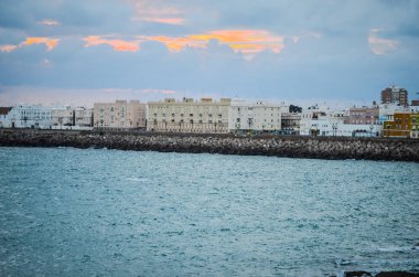 İspanya 'nın teslim oluşunun muhteşem deniz manzarası 