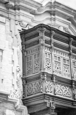 İspanyol şehirlerinin tarihi sokaklarına yakından bakın - mimari binalar, İspanyol tarzı, gaudi tasarımı, antik binalar