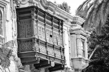 İspanyol şehirlerinin tarihi sokaklarına yakından bakın - mimari binalar, İspanyol tarzı, gaudi tasarımı, antik binalar