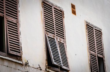 İspanyol şehirlerinin tarihi sokaklarına yakından bakın - mimari binalar, İspanyol tarzı, gaudi tasarımı, antik binalar