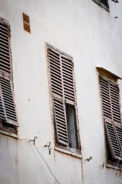 İspanyol şehirlerinin tarihi sokaklarına yakından bakın - mimari binalar, İspanyol tarzı, gaudi tasarımı, antik binalar