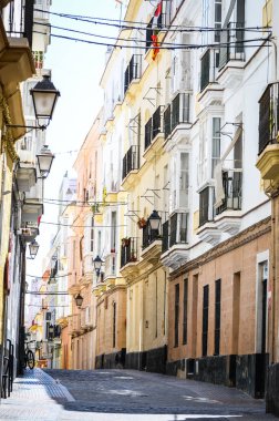 İspanyol şehirlerinin tarihi sokaklarına yakından bakın - mimari binalar, İspanyol tarzı, gaudi tasarımı, antik binalar