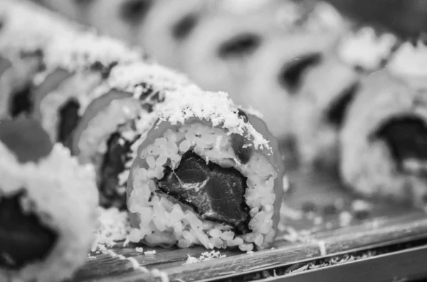 Savoureux Plat Sushi Avec Poisson Frais Légumes Délicieux — Photo
