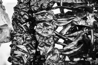 İspanyol yerel pazarında taze sebzeler kapanıyor.