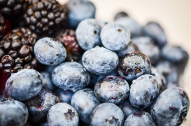 Çilek, yabanmersini, böğürtlen, böğürtlen