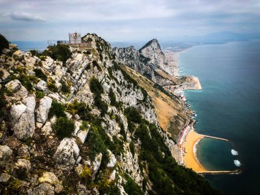 İspanyol şehirlerinin tarihi sokaklarına yakından bakın. 