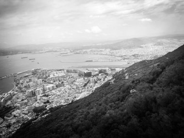 İspanyol şehirlerinin tarihi sokaklarına yakından bakın.