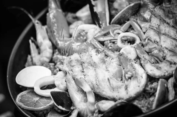 Španělská Paella Čerstvými Mořskými Plody Zeleninou — Stock fotografie