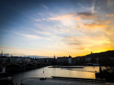 Vltava Nehri panoramik görünümü