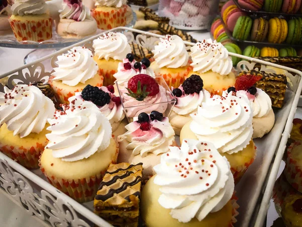 Μείγμα Σπιτική Καραμέλα Μπαρ Διαφορετικά Γλυκά Mini Cakes Τάρτες Και — Φωτογραφία Αρχείου