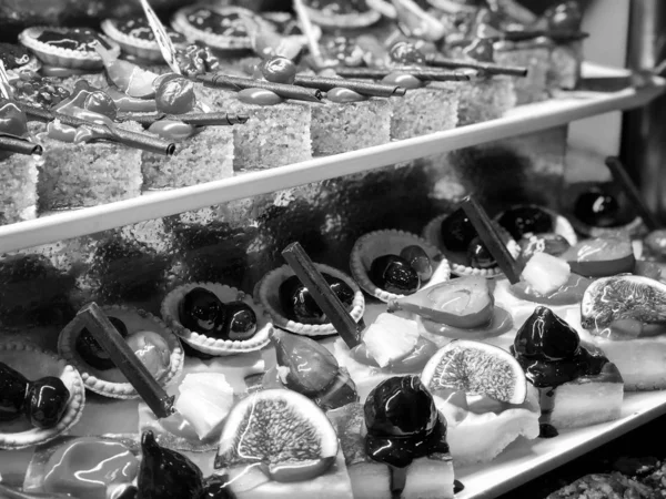 Μείγμα Μίνι Κέικ Γλυκά Φρέσκα Φρούτα Τζάμια Topping — Φωτογραφία Αρχείου