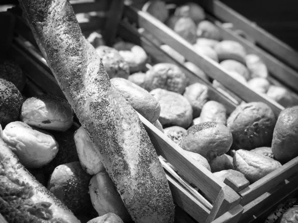 Разнообразие Хлеба Домашнего Приготовления Белый Черный Хлеб — стоковое фото