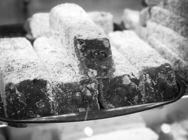 Fıstıklı, şam fıstıklı, tohumlu ve kurutulmuş meyveli Türkçe lezzetler